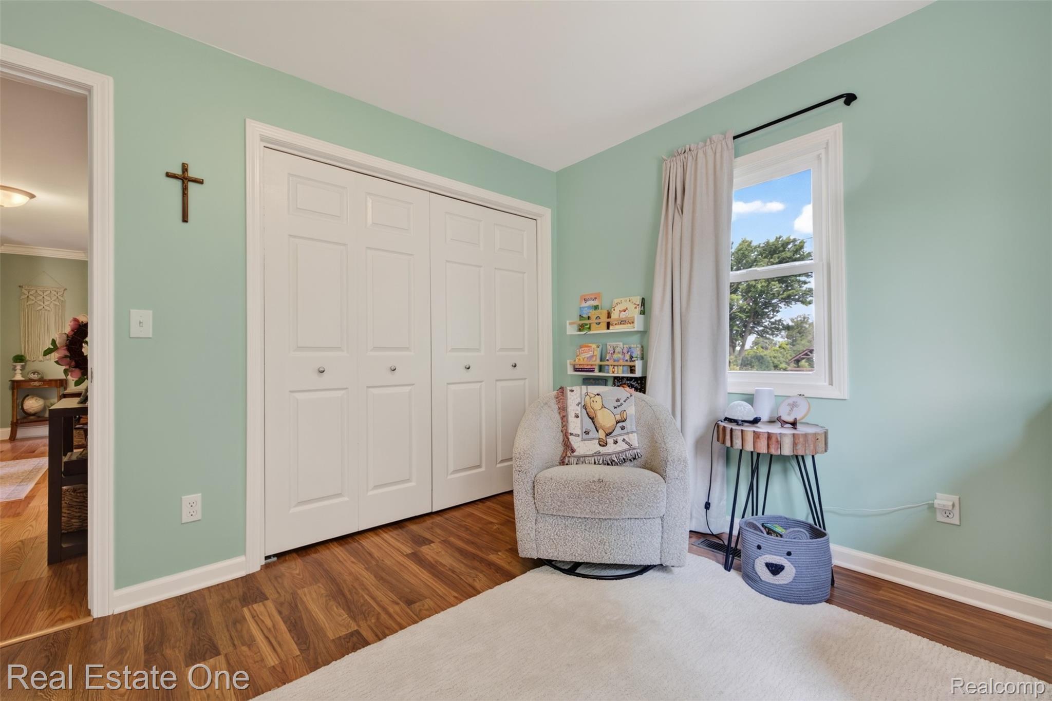 1136 Brauer Road