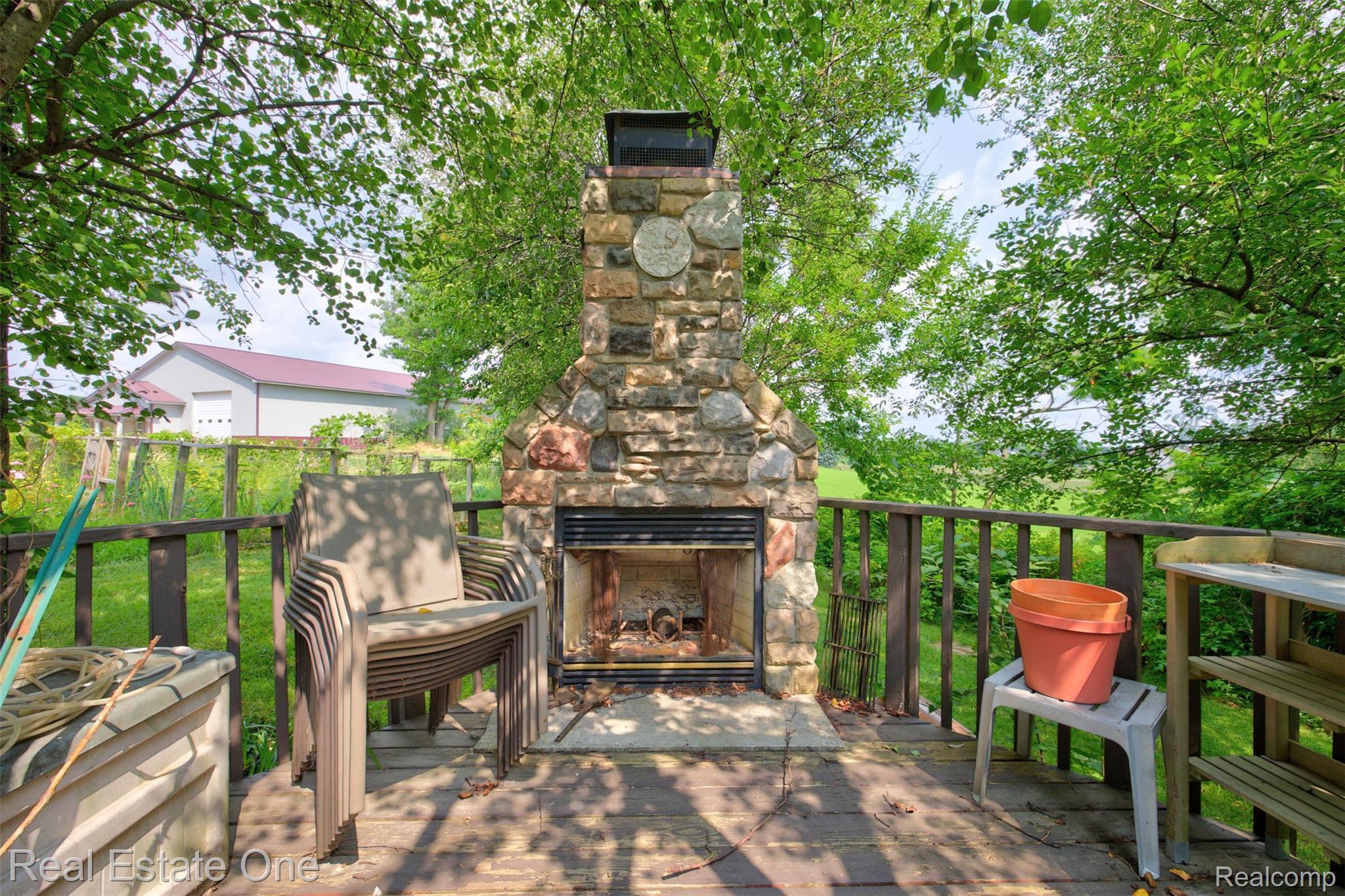 1136 Brauer Road