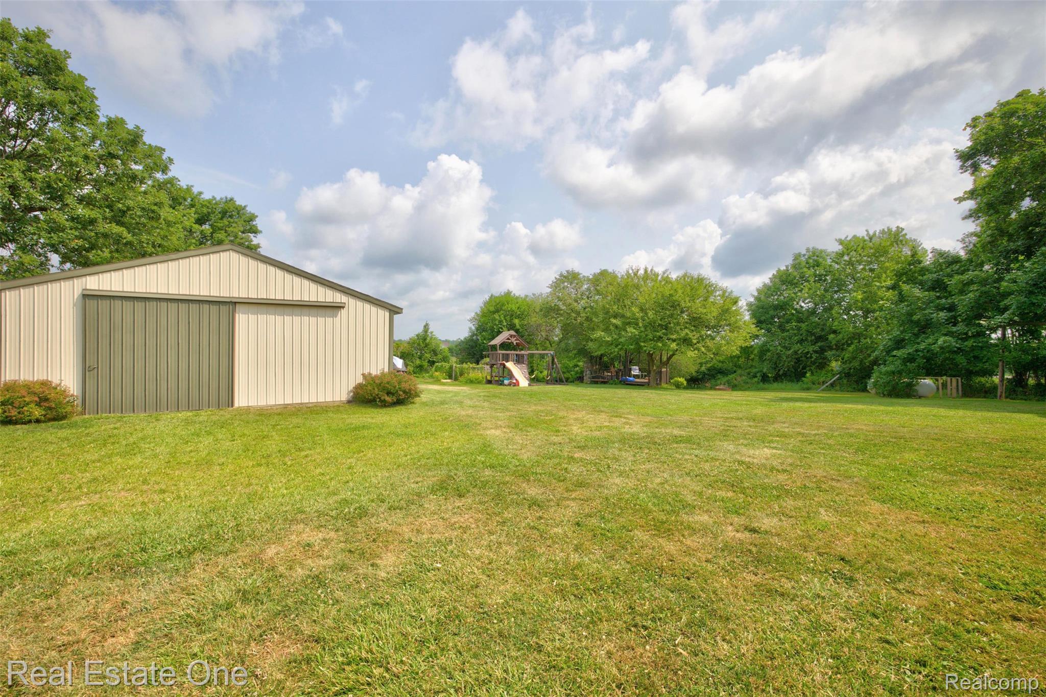 1136 Brauer Road