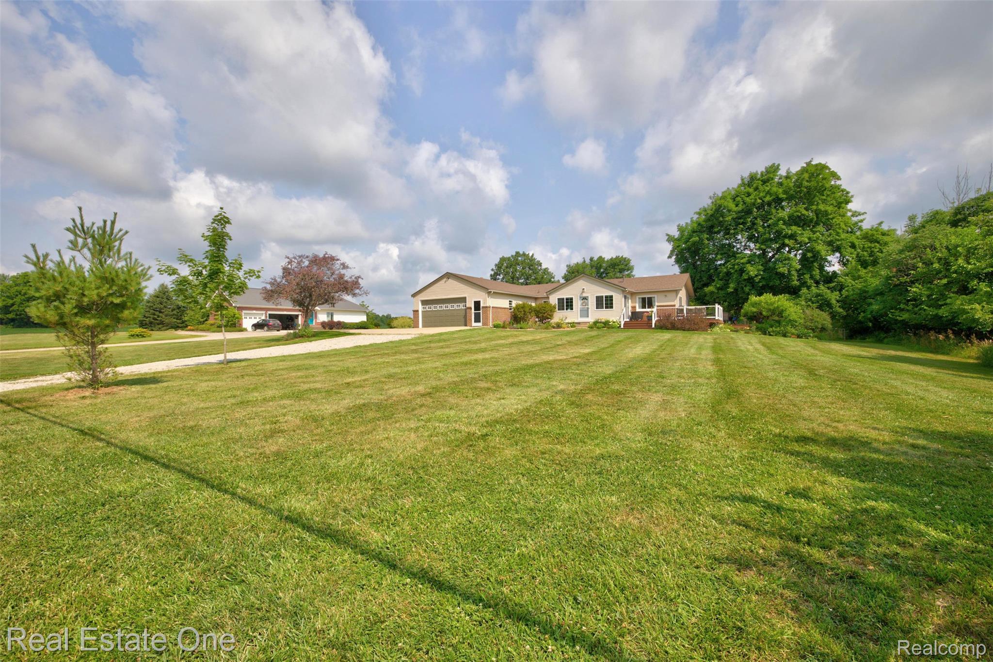 1136 Brauer Road