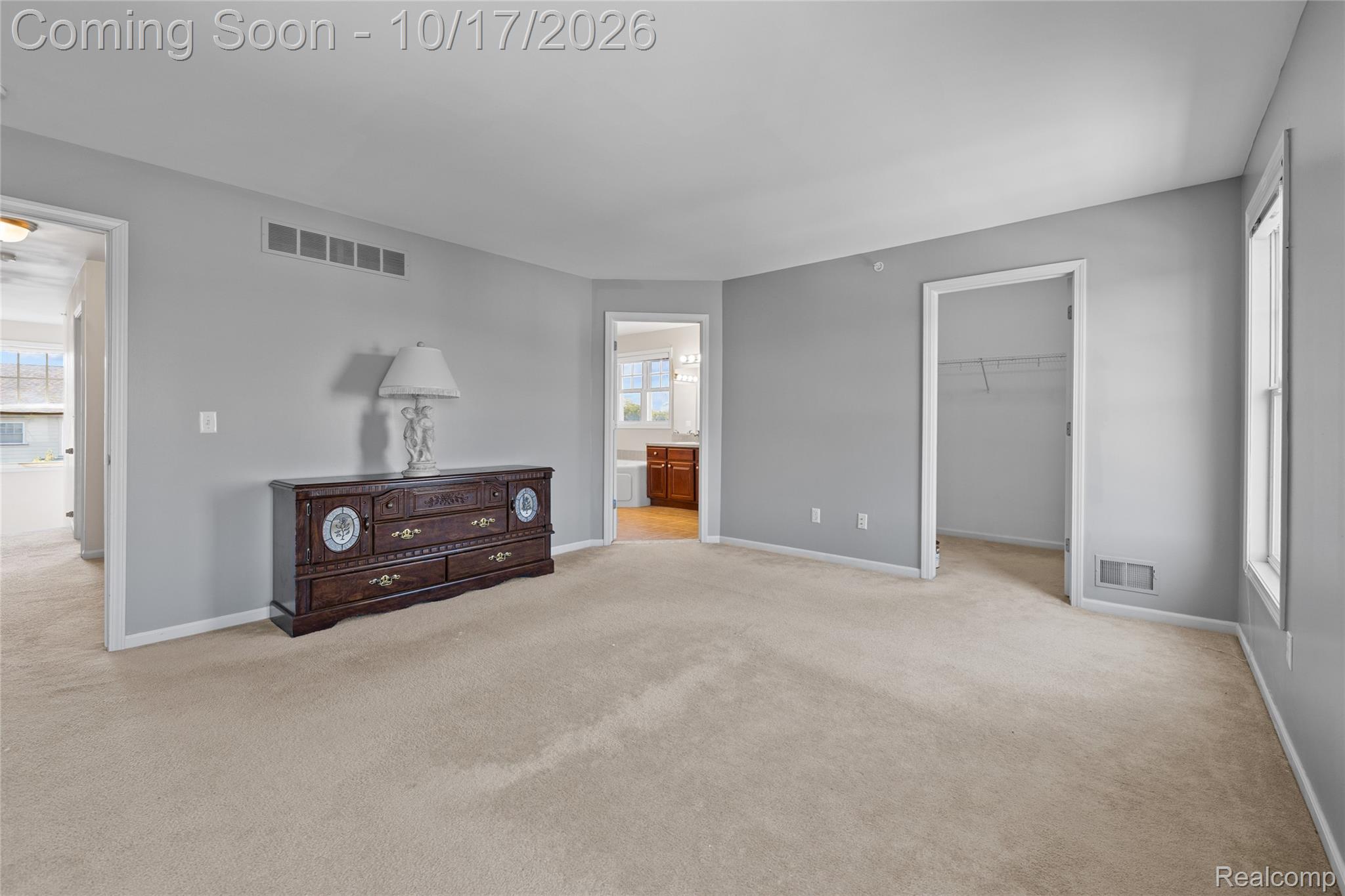 208 Amys WALK