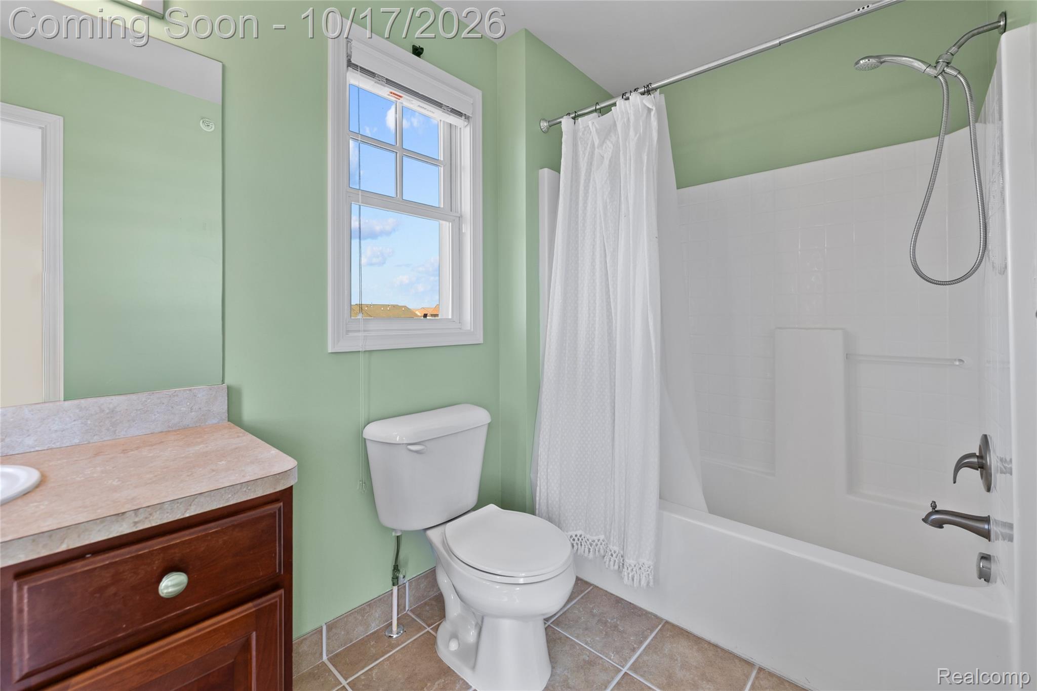 208 Amys WALK