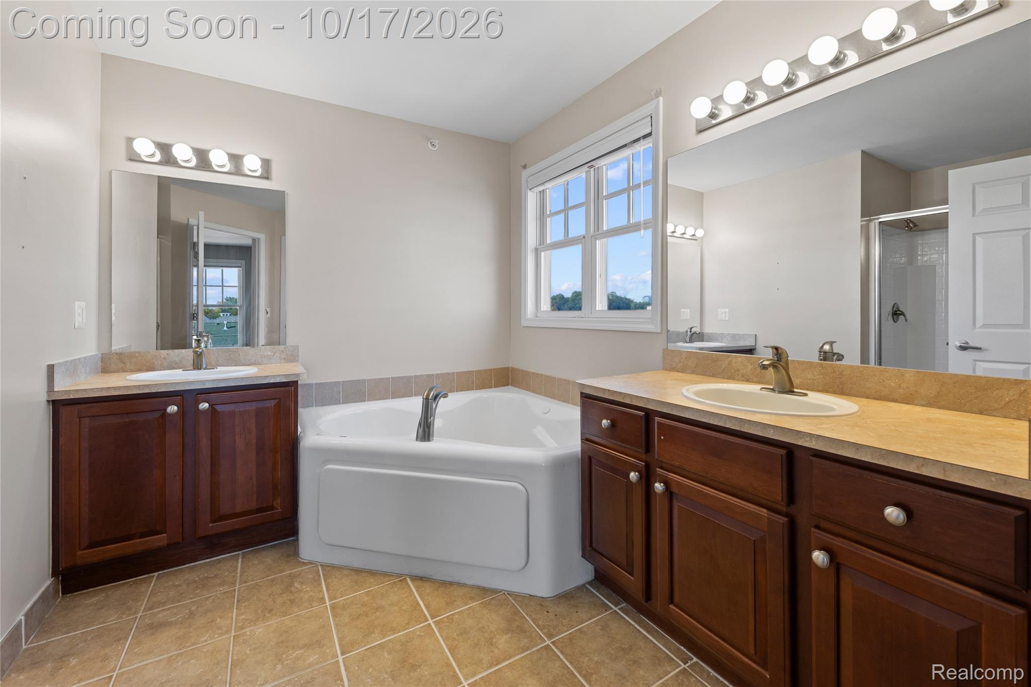 208 Amys WALK