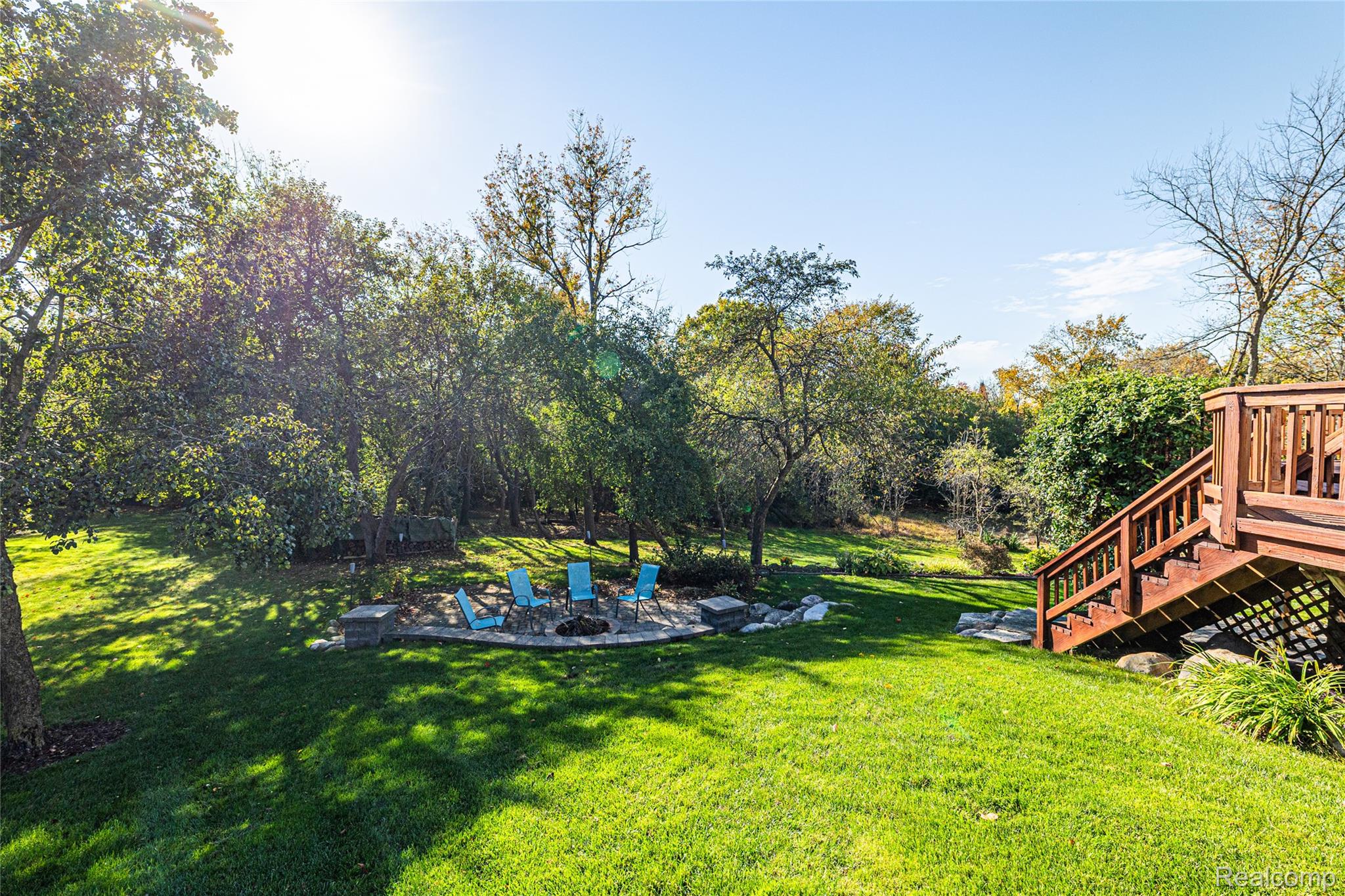 2328 Chestnut CIR