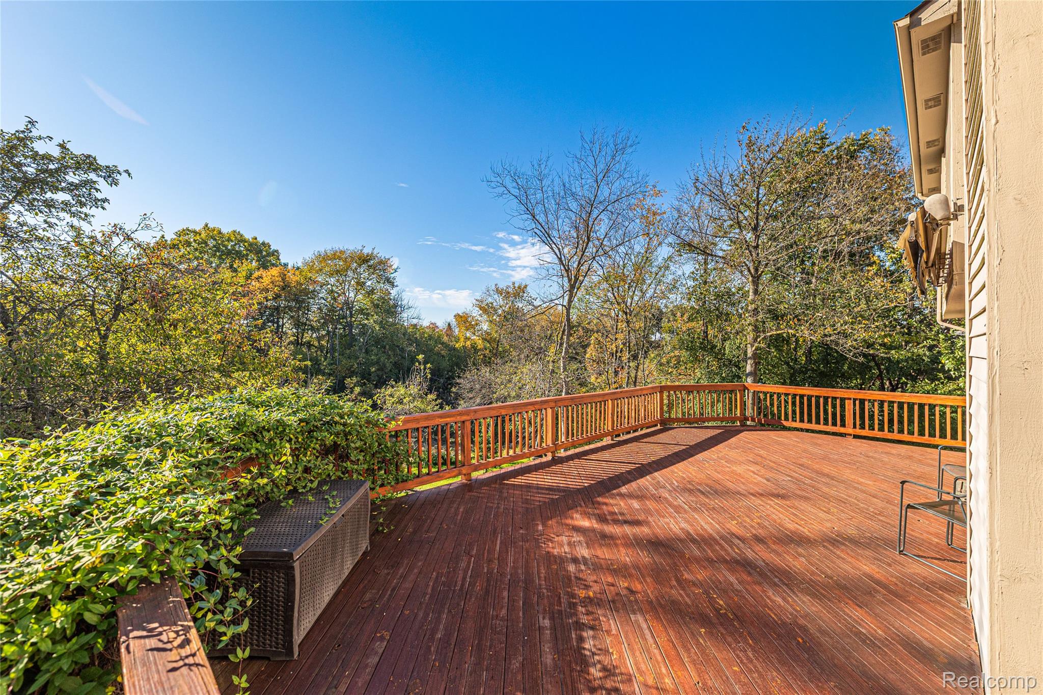 2328 Chestnut CIR