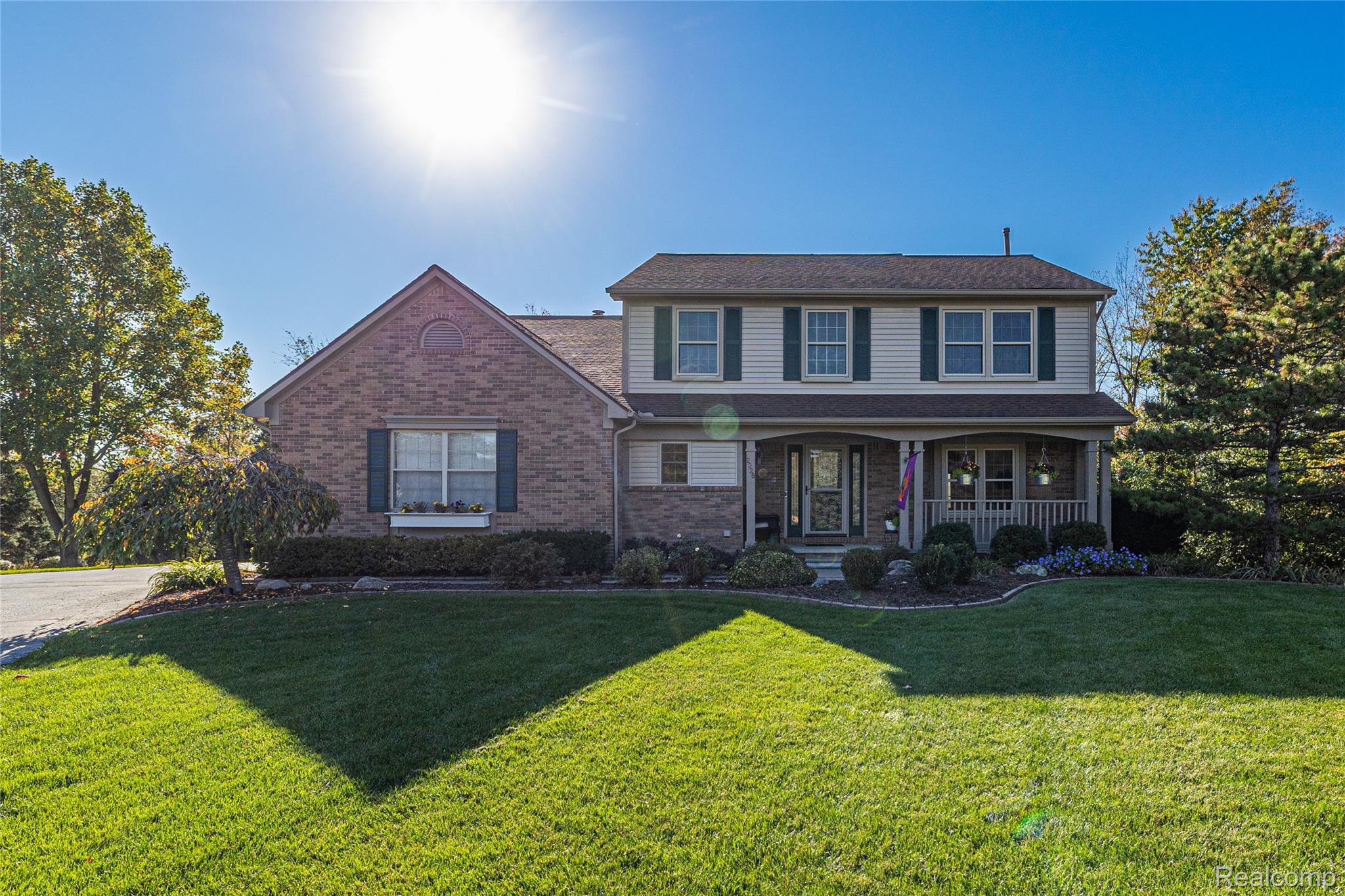 2328 Chestnut CIR