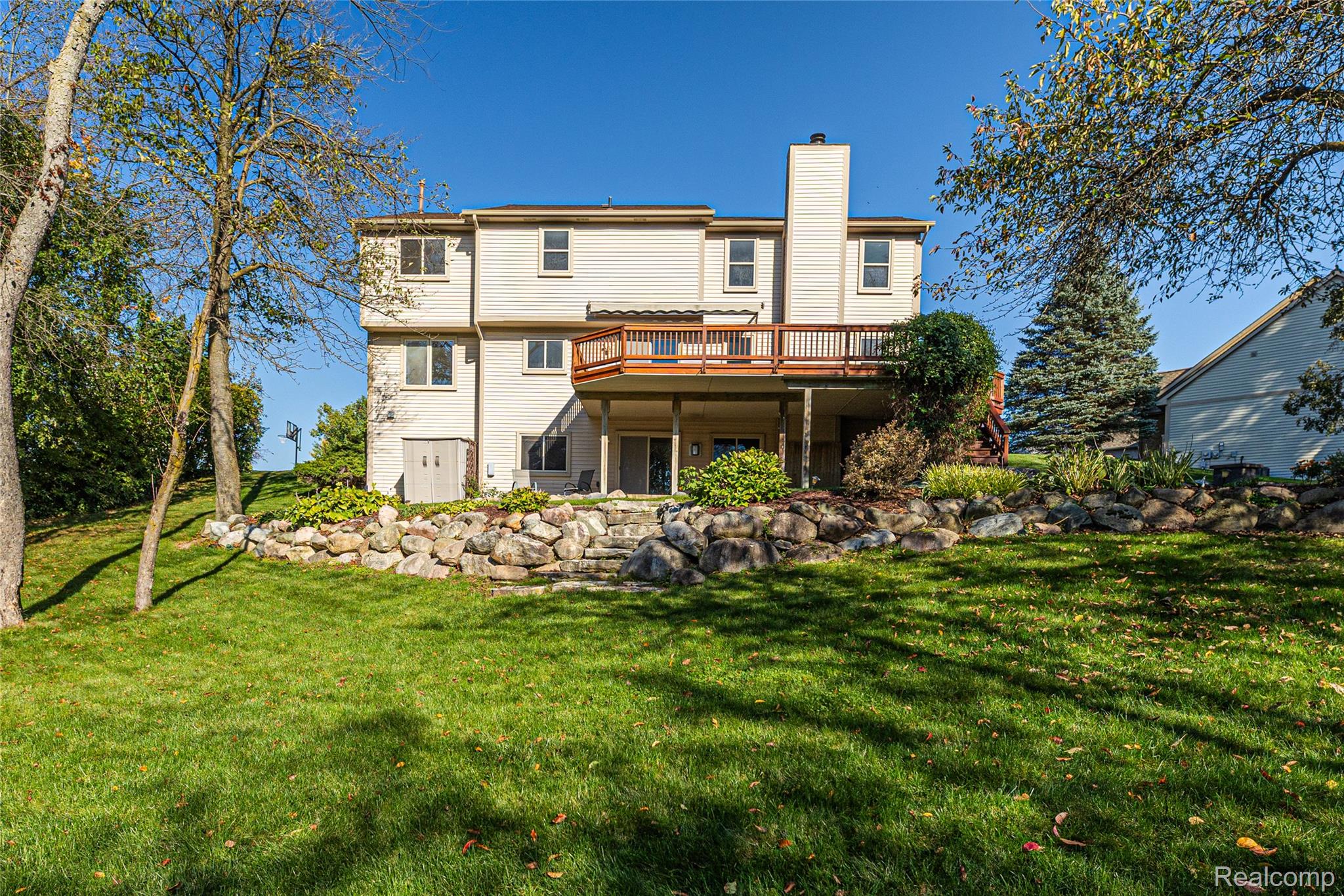 2328 Chestnut CIR