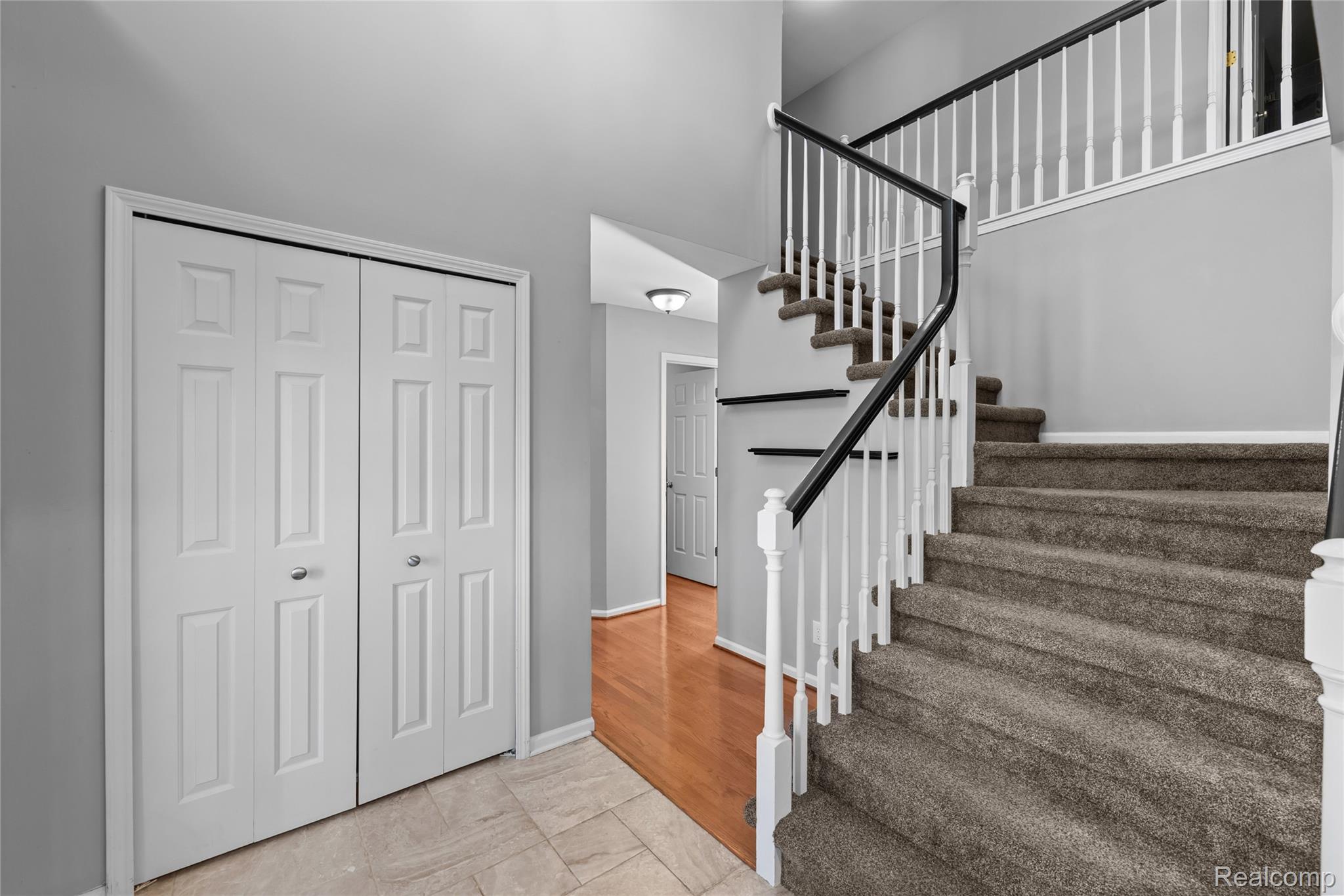2328 Chestnut CIR