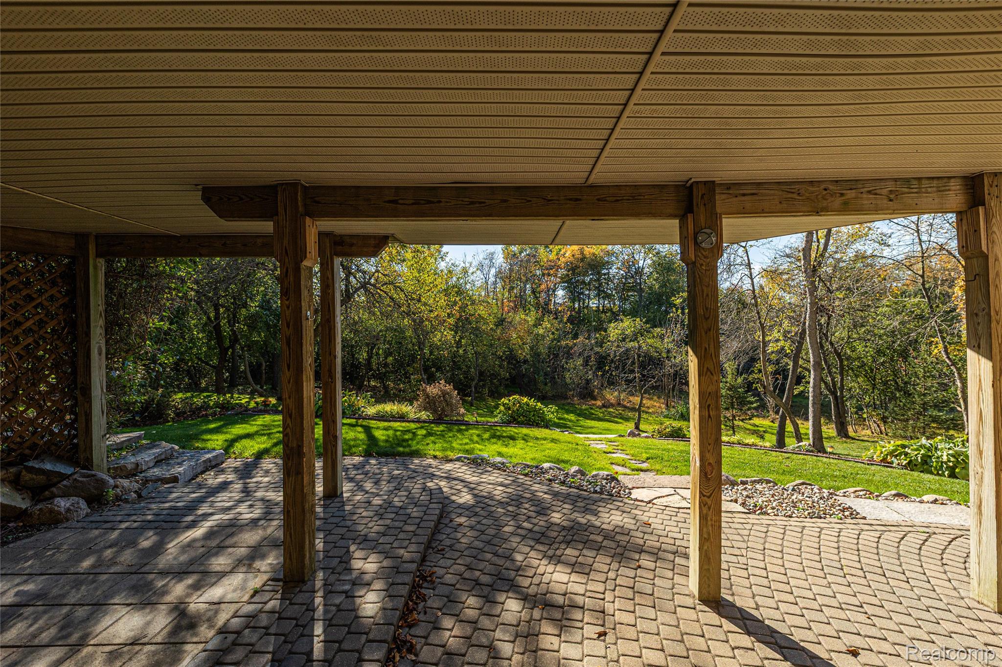 2328 Chestnut CIR