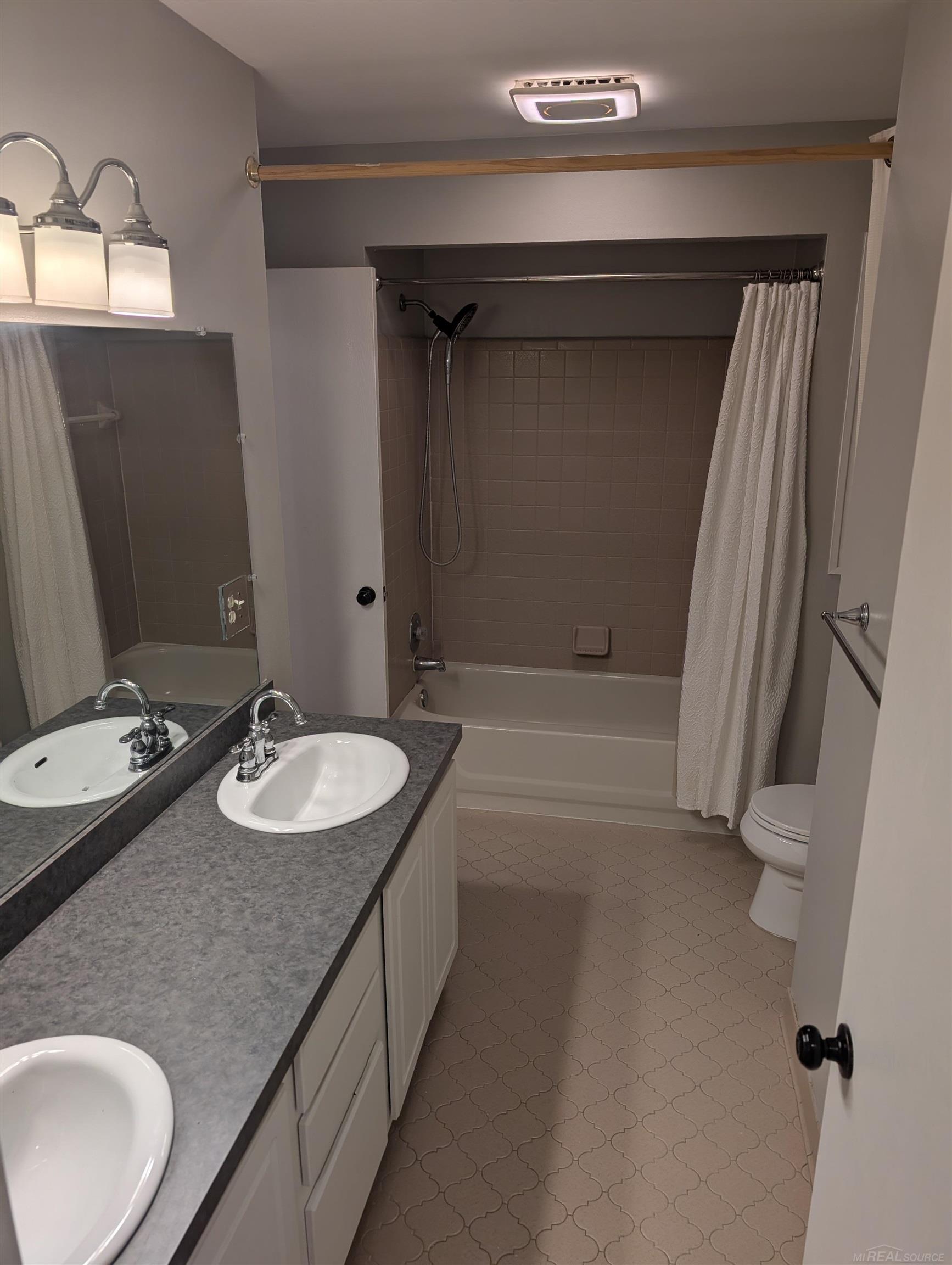 1571 Streamwood Court
