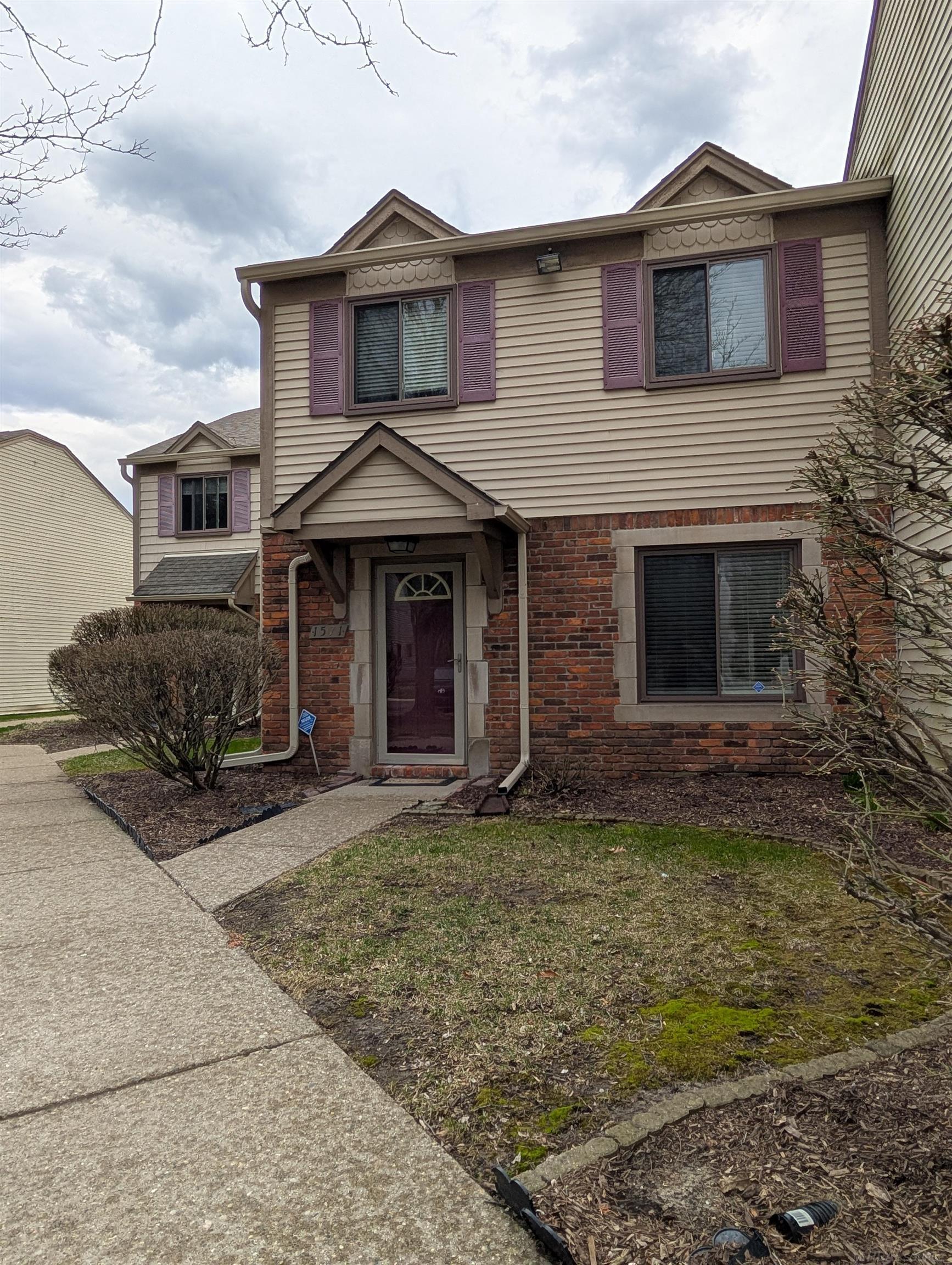 1571 Streamwood Court