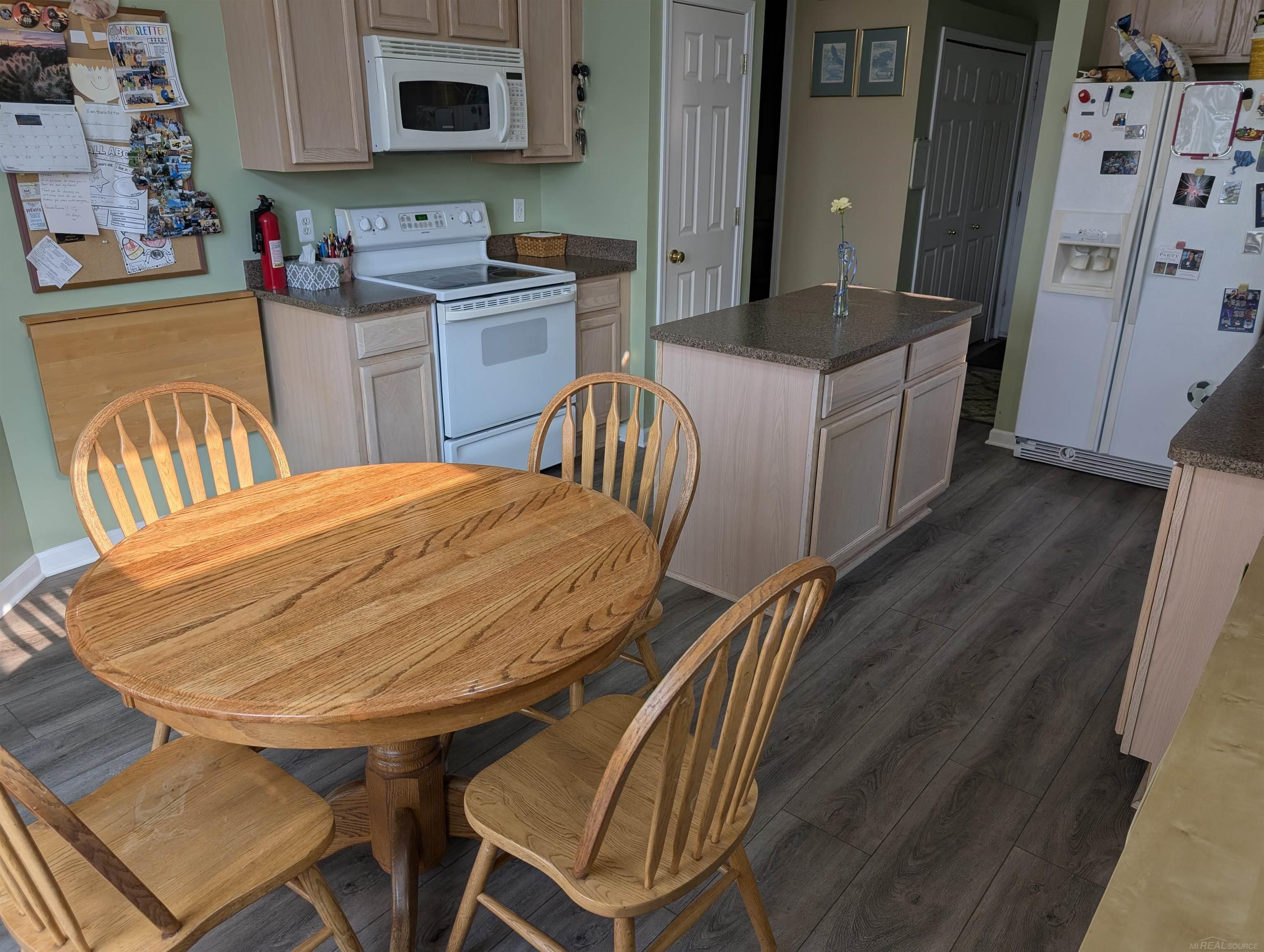 1172 Fountain View Lane
