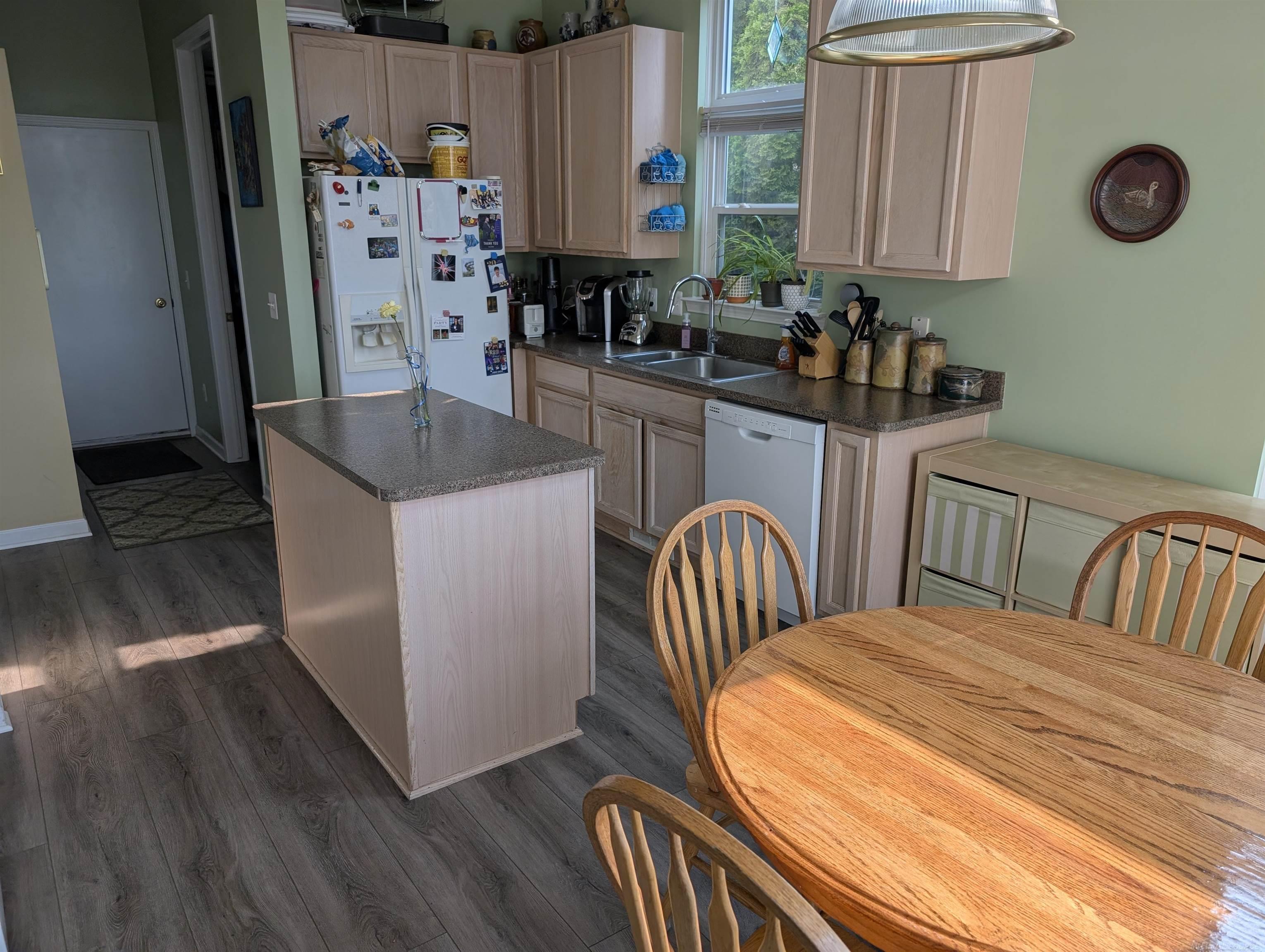 1172 Fountain View Lane