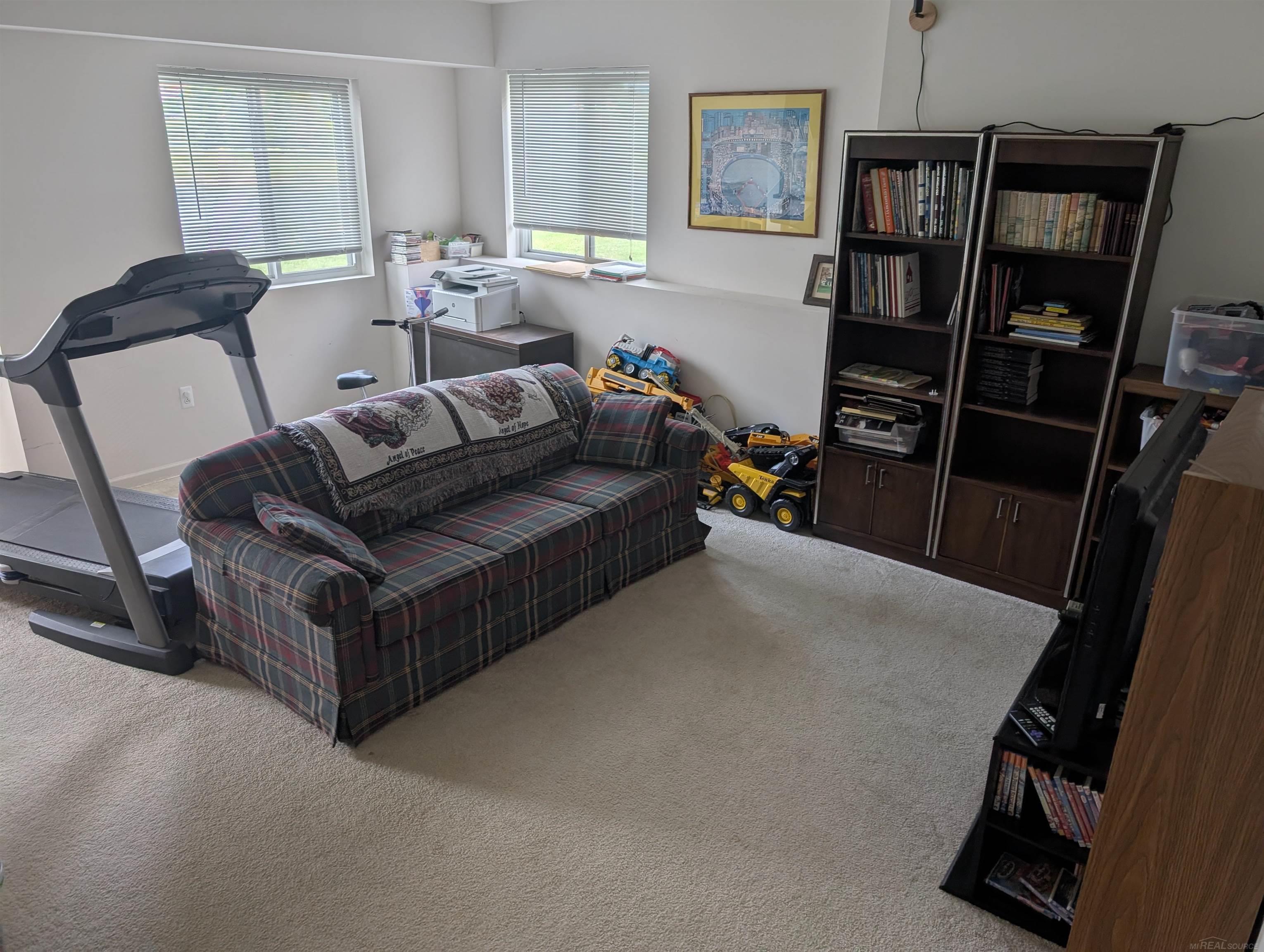 1172 Fountain View Lane
