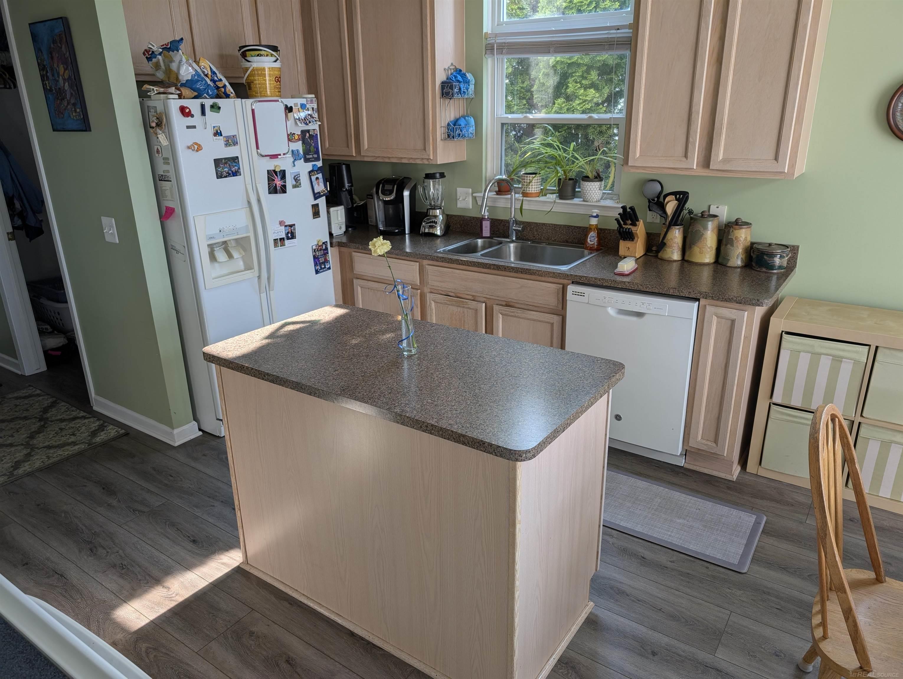 1172 Fountain View Lane