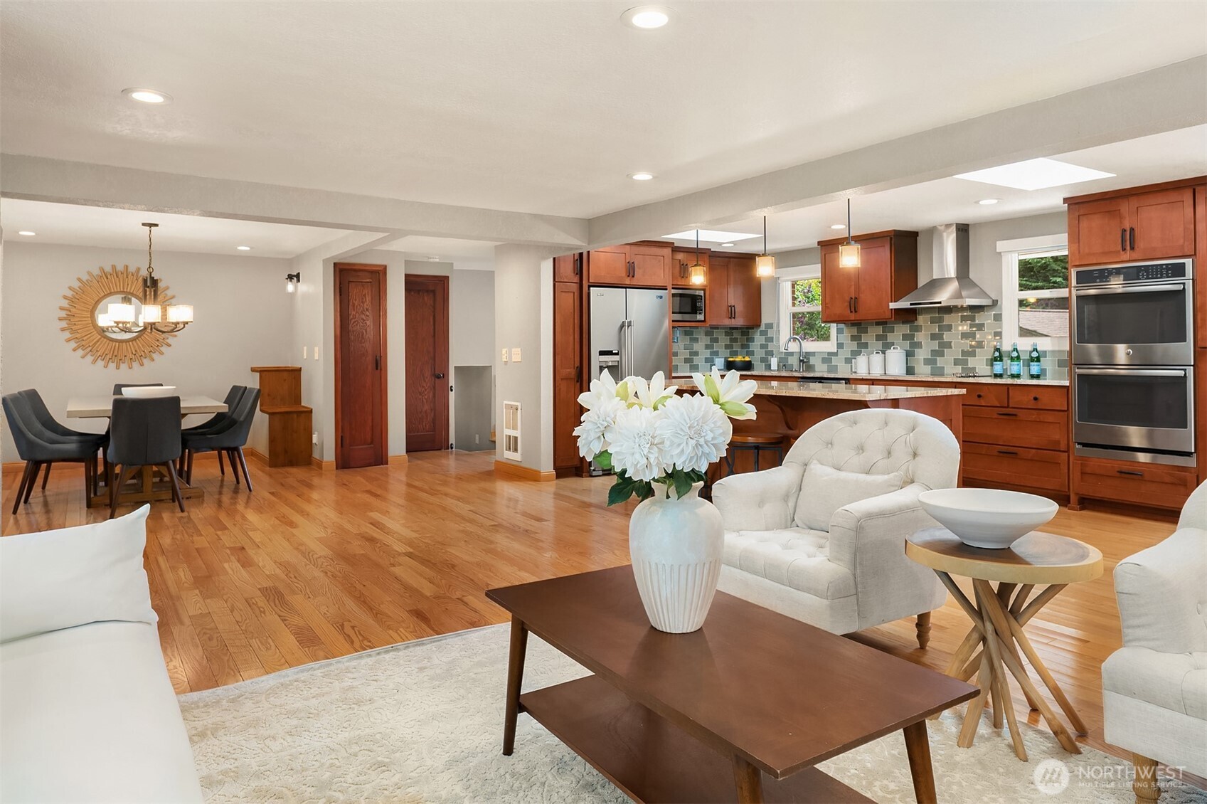 743 N 138th St