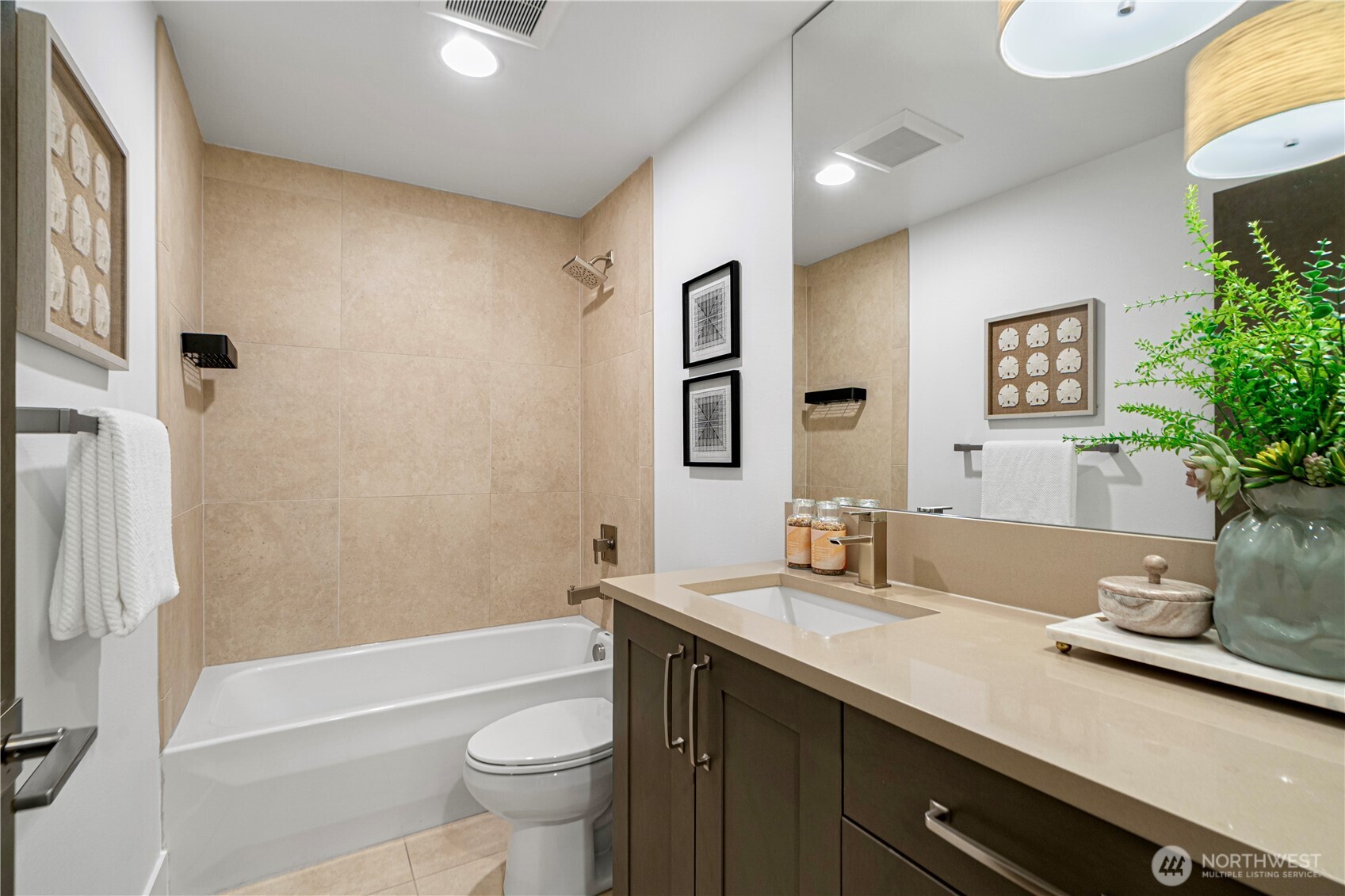 215 4th Court S Unit: 8