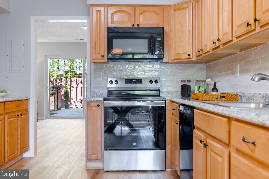 2389 SOUTHGATE SQUARE