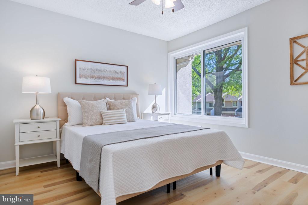 2389 SOUTHGATE SQUARE