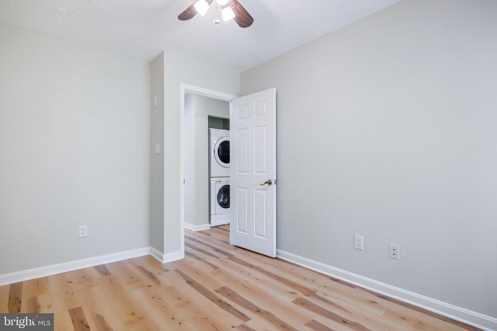 2389 SOUTHGATE SQUARE