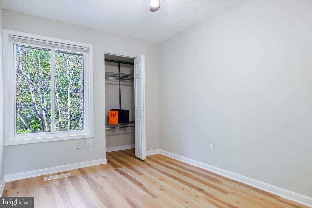 2389 SOUTHGATE SQUARE