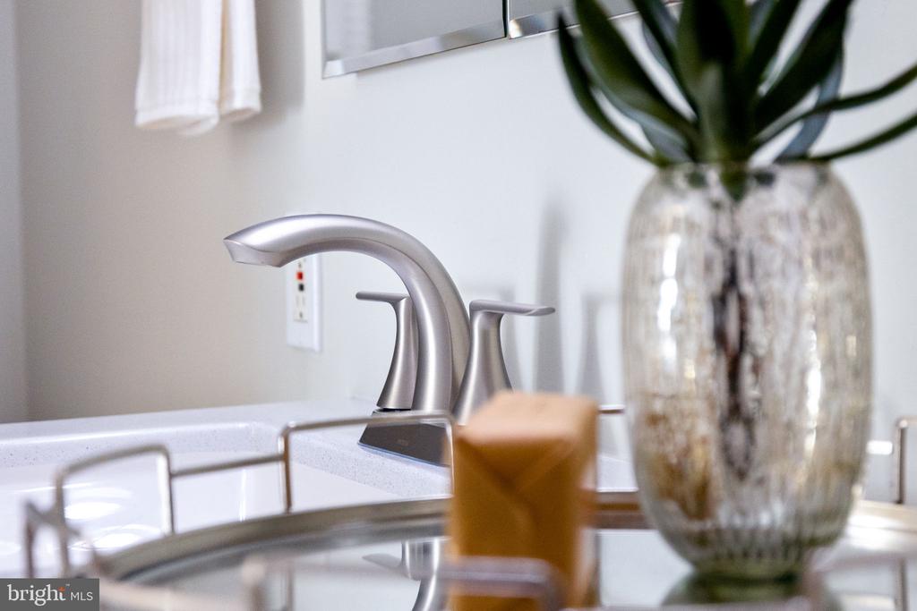 2389 SOUTHGATE SQUARE