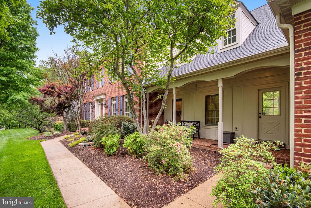 7513 DETWILLER DRIVE