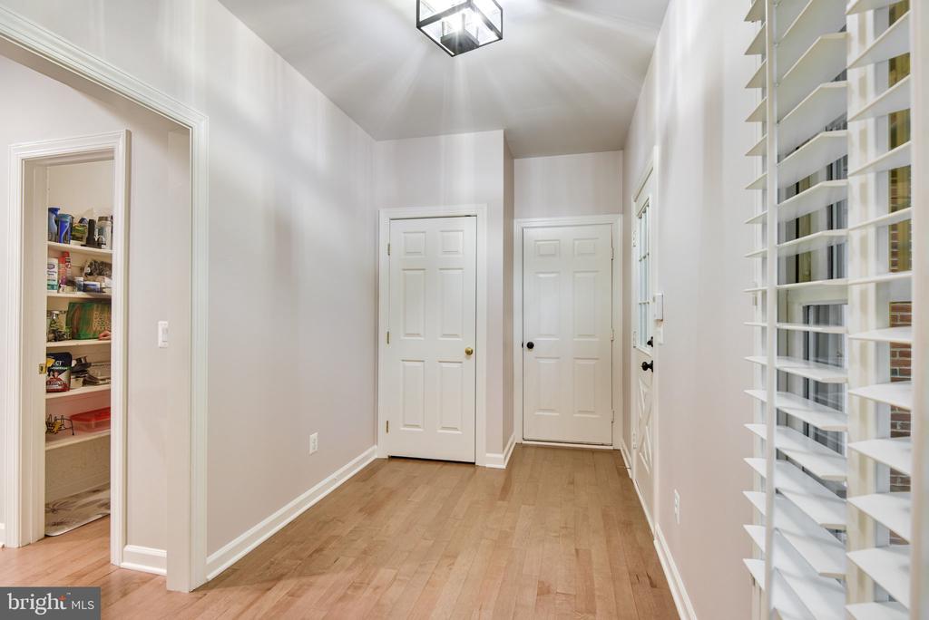 7513 DETWILLER DRIVE