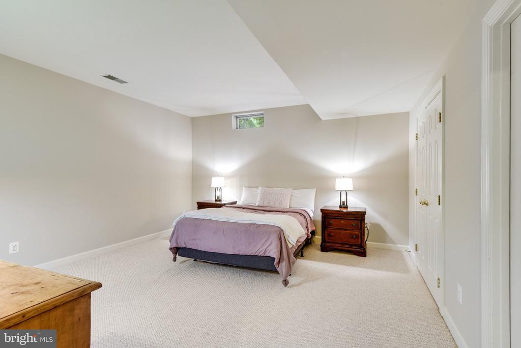 7513 DETWILLER DRIVE