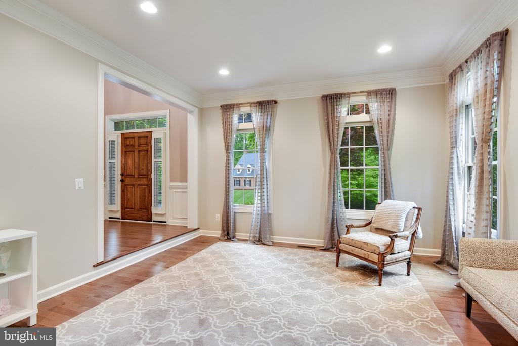 7513 DETWILLER DRIVE