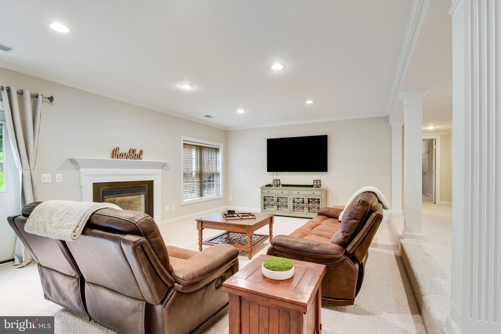 7513 DETWILLER DRIVE