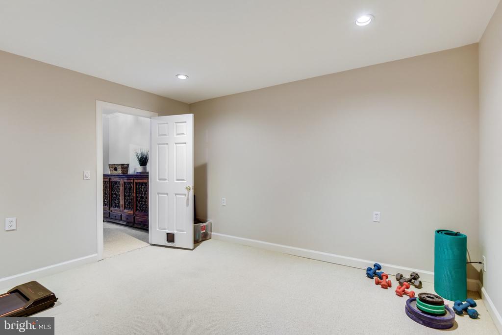 7513 DETWILLER DRIVE