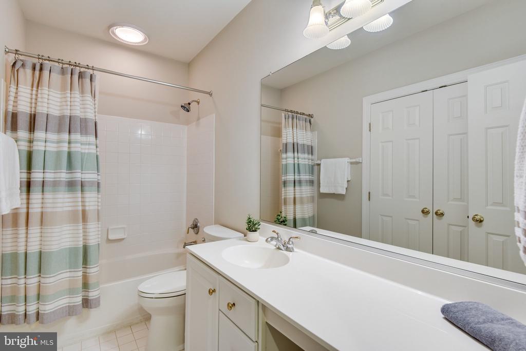 7513 DETWILLER DRIVE