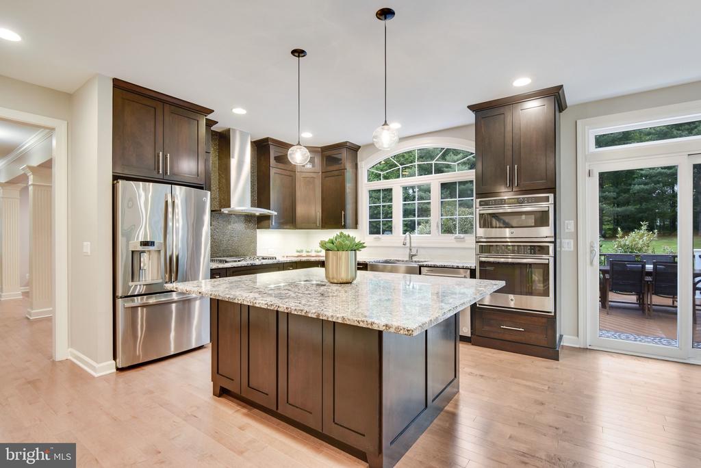 7513 DETWILLER DRIVE