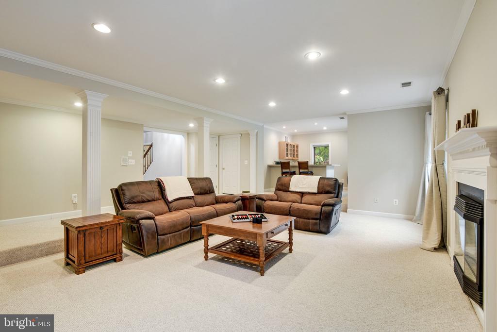 7513 DETWILLER DRIVE