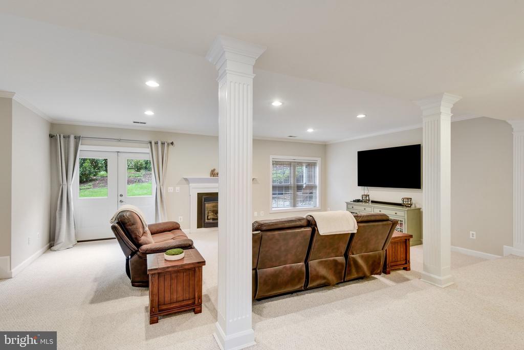 7513 DETWILLER DRIVE