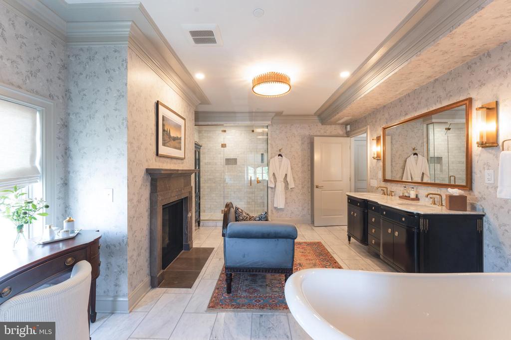 212 KING STREET S D