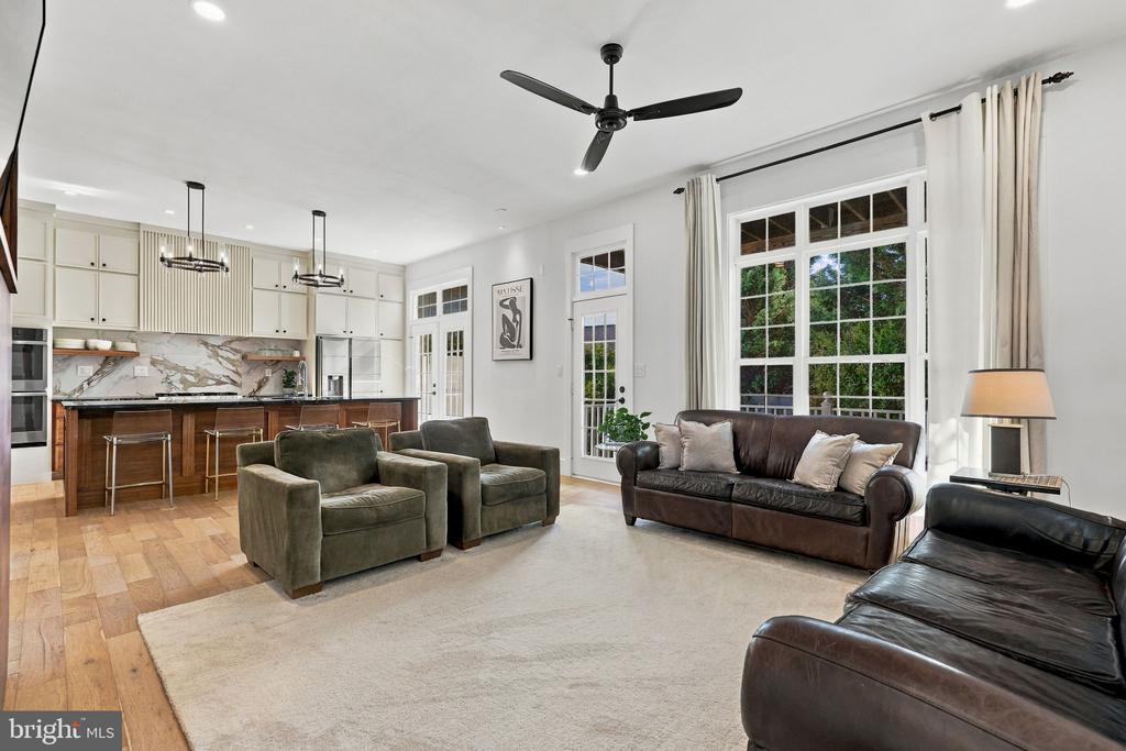 18441 LANIER ISLAND SQUARE