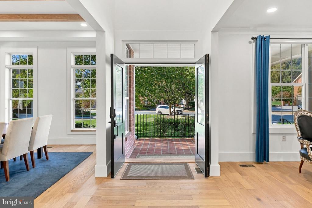 18441 LANIER ISLAND SQUARE