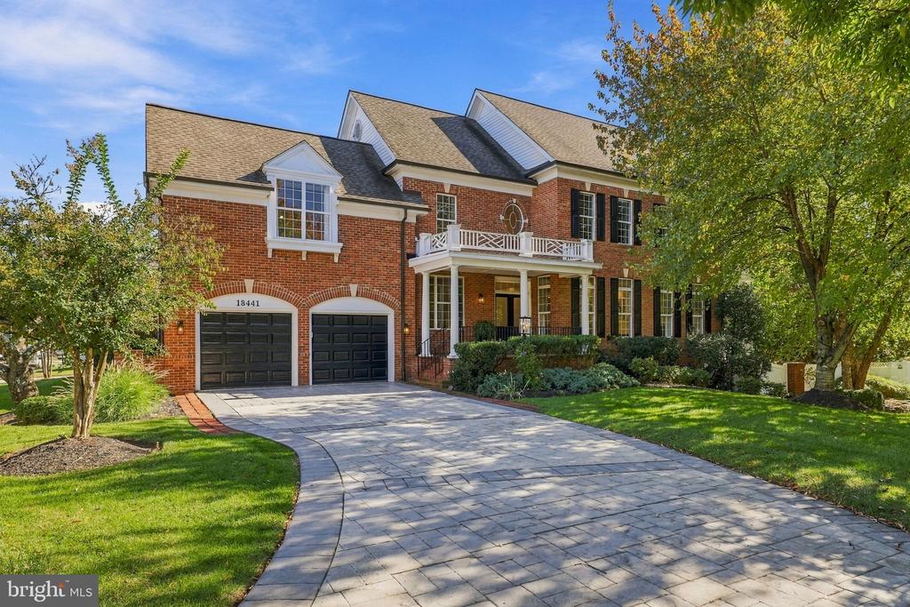 18441 LANIER ISLAND SQUARE