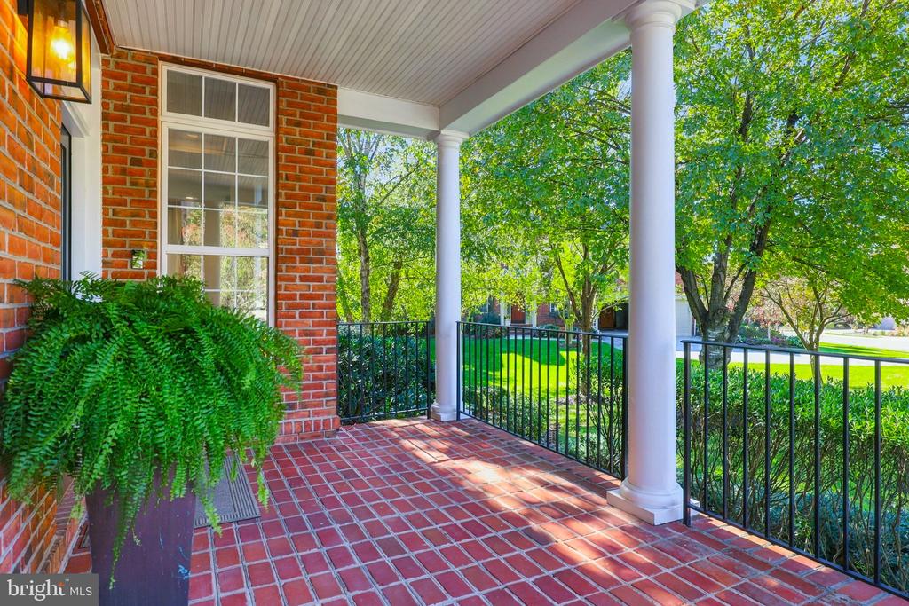 18441 LANIER ISLAND SQUARE