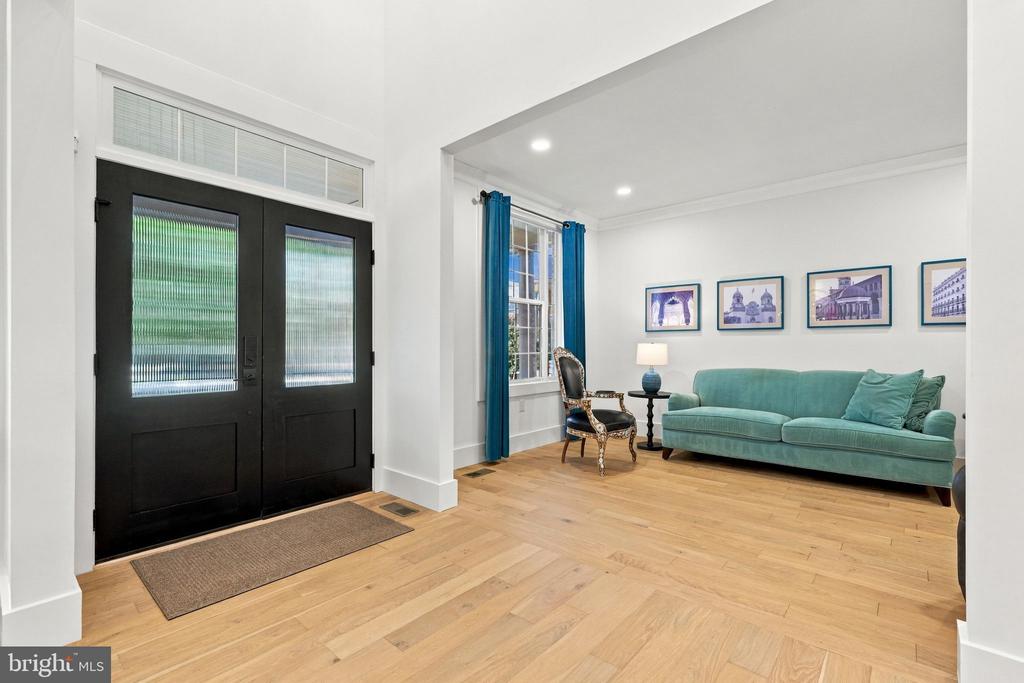 18441 LANIER ISLAND SQUARE