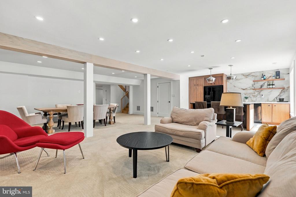 18441 LANIER ISLAND SQUARE