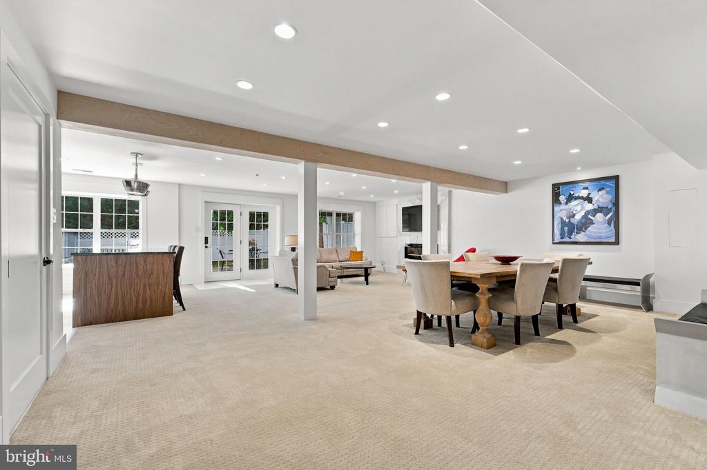 18441 LANIER ISLAND SQUARE