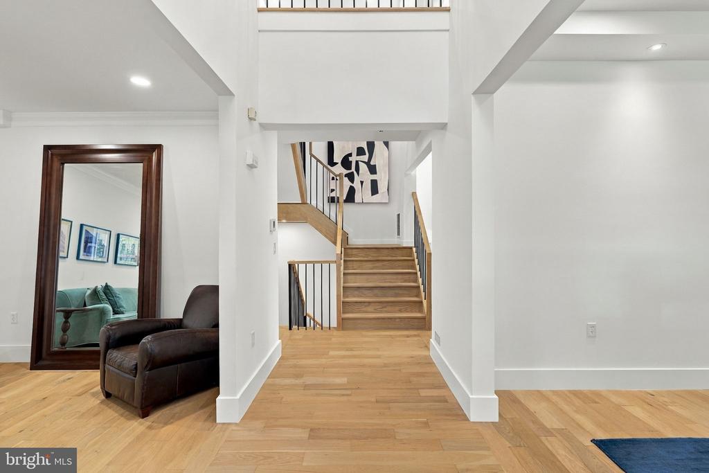 18441 LANIER ISLAND SQUARE