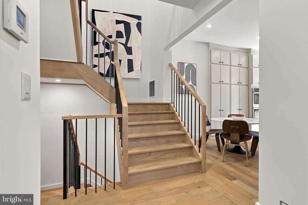 18441 LANIER ISLAND SQUARE