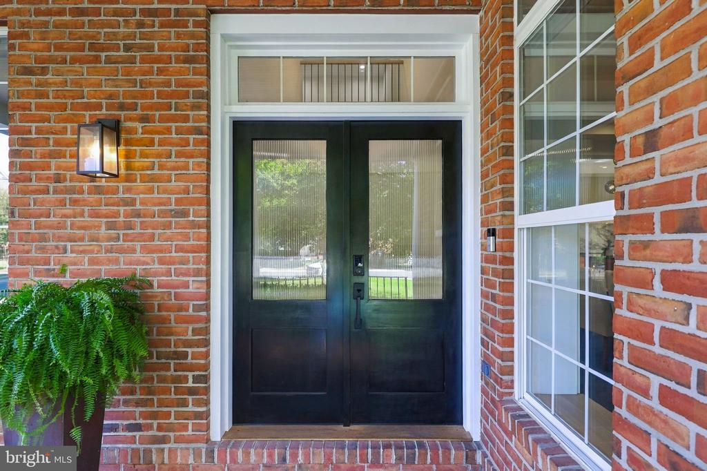 18441 LANIER ISLAND SQUARE