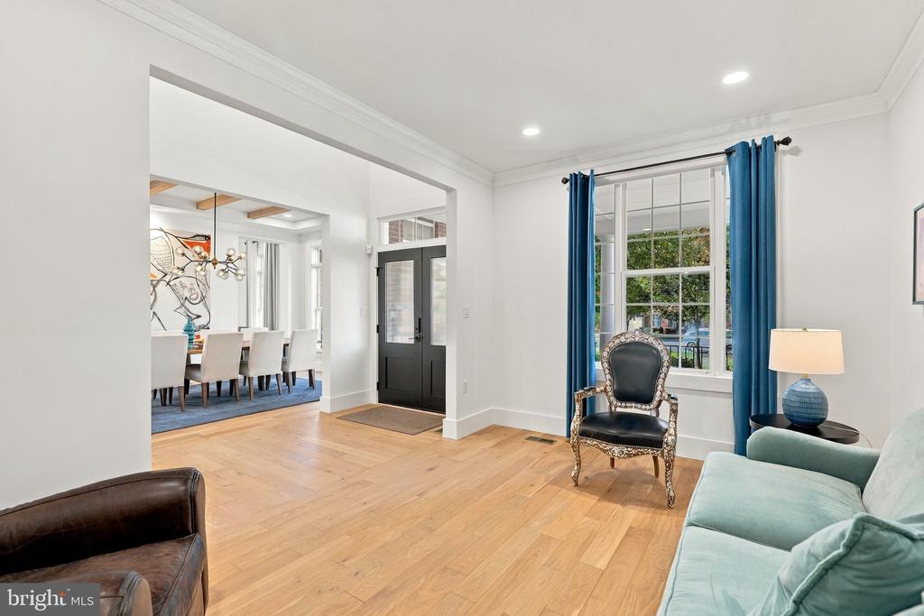 18441 LANIER ISLAND SQUARE
