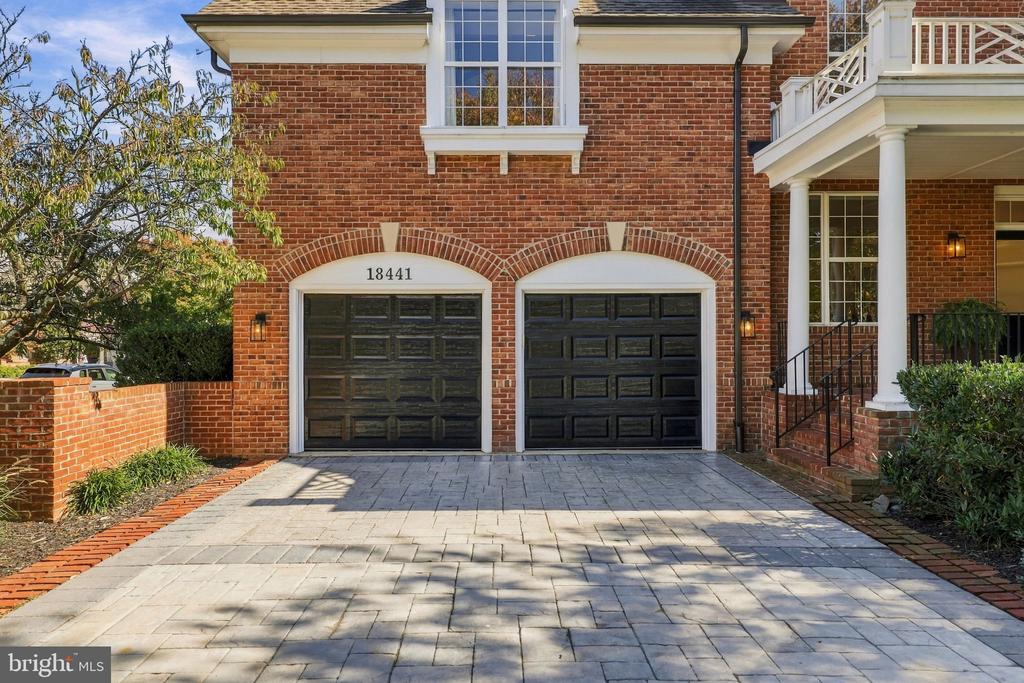 18441 LANIER ISLAND SQUARE