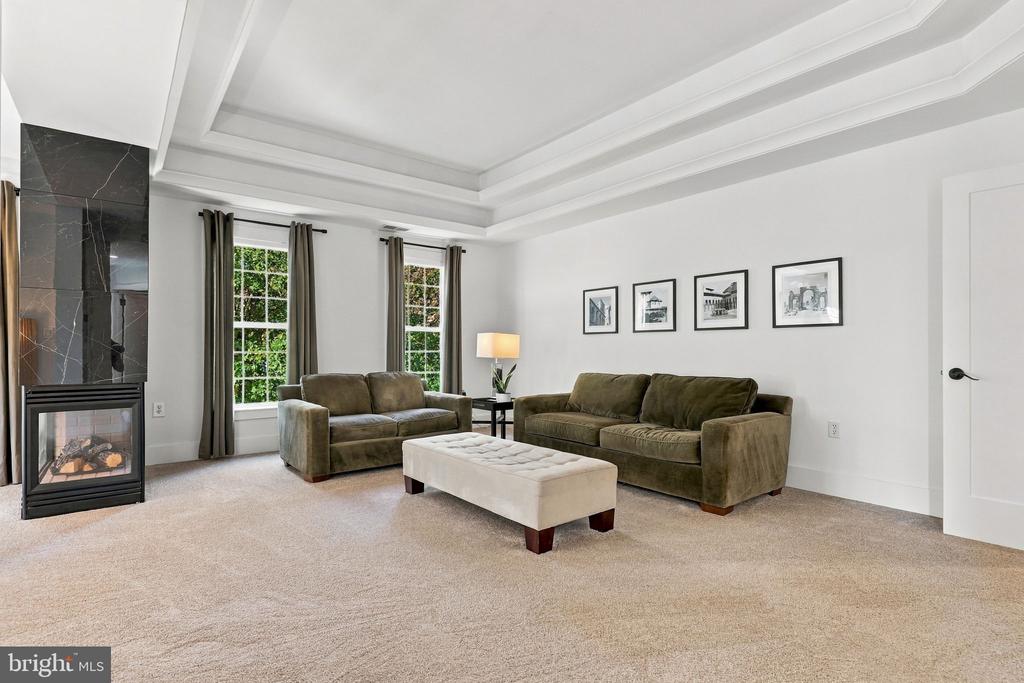 18441 LANIER ISLAND SQUARE